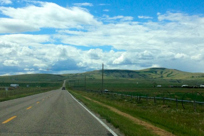 A beautiful drive near the Cowboy Trail in Alberta (photo: Josh Fewings)