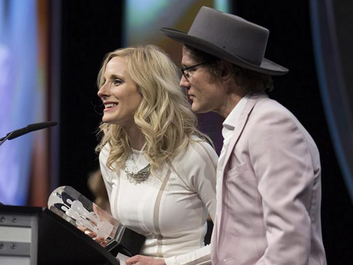 Whitehorse won the 2016 Juno Award for Adult Alternative Album of the Year for "Leave No Bridge Unburned" (photo: Canadian Academy of Recording Arts and Sciences)