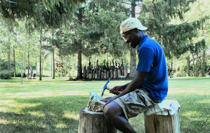 Walter using the chasing hammer (photo: Shannon Taylor)