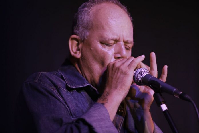 Willie P. Bennett performing at a benefit in his honour at Peterborough's Market Hall on July 27, 2007. The concert raised funds for the musician, who had to stop touring after suffering a heart attack on stage. (Photo: Rainer Soegtrop)