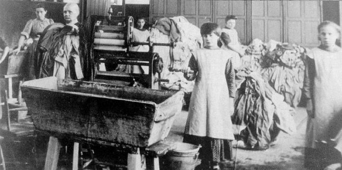 Girls and women in an unidentified Magdalene Laundry in Ireland in the early 20th century (photo: Wikipedia)