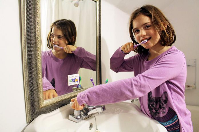 Heathy and smart water conservation habits can start early. The bathroom is a great place for kids to learn to turn the tap off when they brush, flush only the 3Ps, and take shorter showers. Each person in your household can save 15-20 litres of water per minute by turning off the tap while they brush.