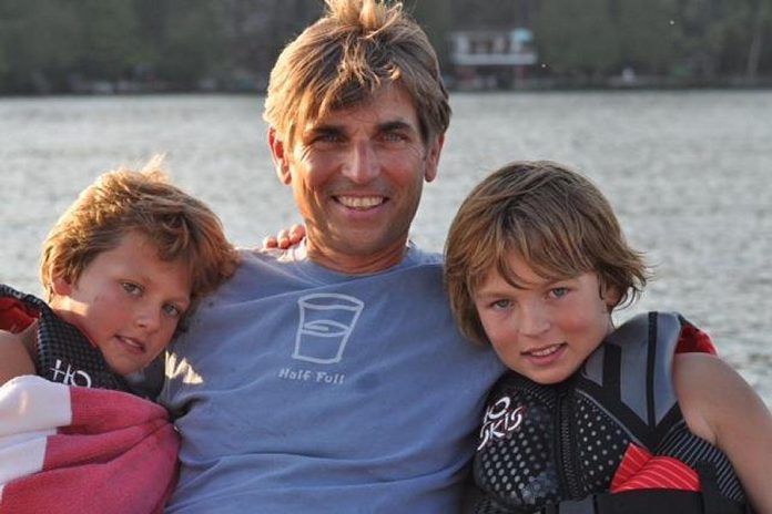 Geoff Taber and his two sons in 2012 (photo: Geoff Taber / Facebook)