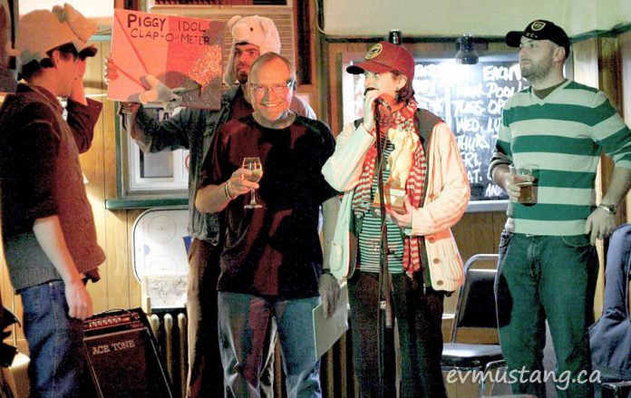 Audience choice judging at the first annual Piggy Idol contest in 2010 (photo: Esther Vincent, evmustang.ca)