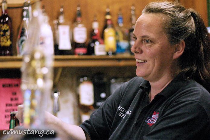 Andrea Forsell, manager and bartender of the Pig's Ear in 2008. Some say she's the "heart" of the Piggy. (Photo: Esther Vincent, evmustang.ca) 