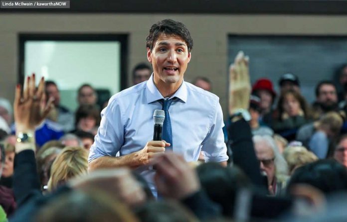 Trudeau took questions on a wide range of issues, from wter quality woes affecting First Nation communities to electoral reform (photo: Linda McIlwain / kawarthaNOW)
