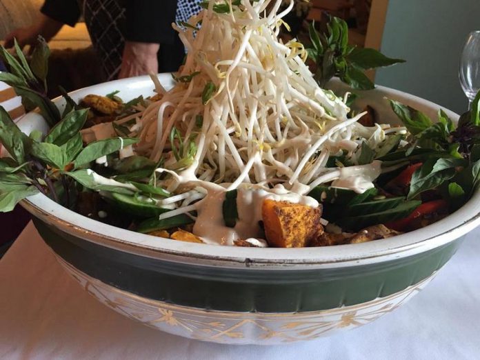 At the Business Hall of Fame Culinary Showcase, BE Catering is serving quinoa and local organic kale bowls with lemon and herb-grilled local asparagus, raw veggies, lemon tahini dressing, crunchy pepitas and local sprouts. (Photo: BE Catering)