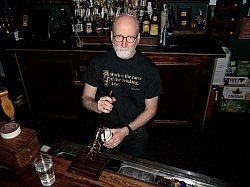 Brew master Doug Warren of The Olde Stone Brewing Company pouring a cask ale (photo: Adam Lefebvre)