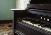 "Spirit of the Piano" by Julie Douglas. The framing and the soft focus of the background heighten the effect of this image. (Photo: Julie Douglas)