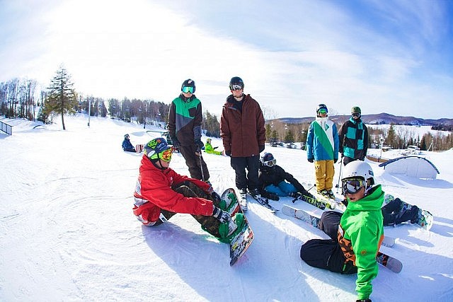 Sir Sam's provides experienced snowboarders and skiers with new ways to challenge themselves