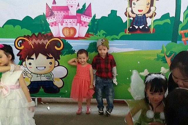 Nathan's children Narissa and Brady participating in a show in Thailand. Nathan's family and friends have set up an education fund for the children. (Photo from Nathan Carveth's Google+ page.)