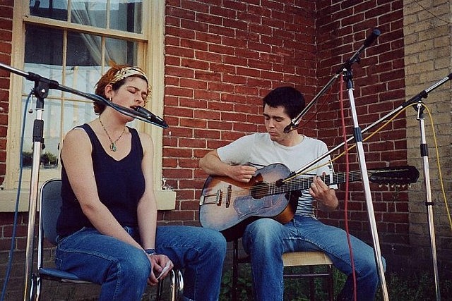 Jill Staveley performing with Mathias Kom in 2001 (photo courtesy of Trent Radio)
