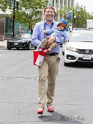 Steve Peterson (with son Joseph) of Team Robinson Place, which was the top team fundraiser with $10,470 in pledges (photo: Linda McIlwain)