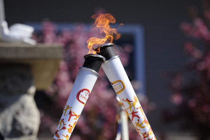 The passing of the flame in Thessalon in Northern Ontario, between Sudbury and Sault Ste. Marie, on Day 4 of the flame's 41-day journey. On June 4, the flame will travel through the Kawarthas. (Photo: T0215)