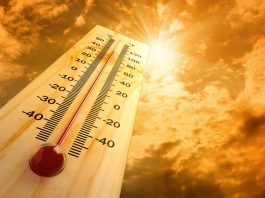 Thermometer showing high temperatures