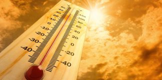 Thermometer showing high temperatures