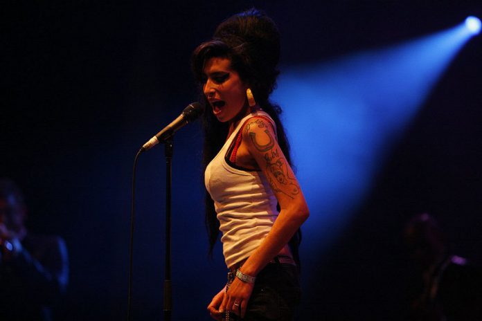 Amy Winehouse, pictured here in performance in at the Eurockéennes Music Festival in 2007, died of alcohol poisoning in 2011 at the age of 27 (photo: Wikimedia)