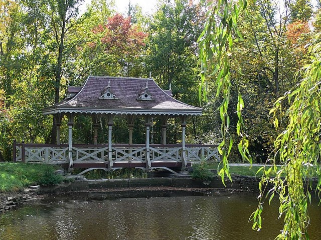 The Pagoda Bridge was designated as a heritage property after its restoration in the late 1980s (photo: Ron Crough)
