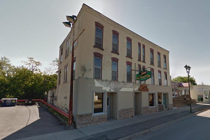 After more than five years in business, Jake's Bar and Eatery in downtown Lindsay, pictured here in 2014, is closing (photo: Google Maps)
