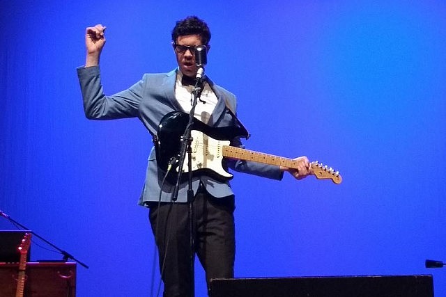 Matt Diamond as Buddy Holly (photo: Sam Tweedle / kawarthaNOW)