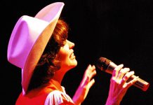 Leisa Way performs in "Sweet Dreams: A Tribute to Patsy Cline" at Globus Theatre at Lakeview Arts Barn in Bobcaygeon until July 23 (photo: Victoria Schwartzl)