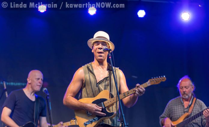 Beau Dixon performing with Slips N The High Fives at The Hootenanny on Hunter Street on August 13 (photo: Linda McIlwain / kawarthaNOW.com)