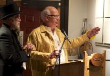 Peter Mansbridge, pictured here with Beaver Club Gala host James Raffan, was guest speaker for the evening.