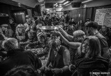Photographer Wayne Eardley's evocative shot of the crowd of live music fans at the final PMBA Deluxe Blues Jam at The Piggy on Saturday, April 15. (Photo: Wayne Eardley)