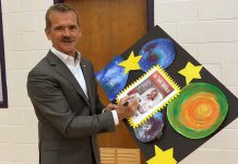 Col. Chris Hadfield began the day with a surprise visit with members of Community Living Central Highlands. (Photo: United Way CKL)