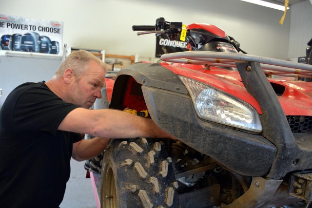 Glenn Girard started working for Dunfords of Havelock in 1998. His service expertise is one reason people keep coming back. (Photo: Eva Fisher / kawarthaNOW)