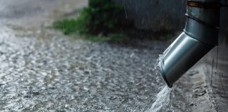 Heavy rain. (Stock photo)