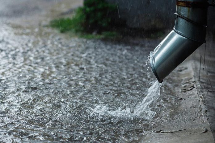 Heavy rain. (Stock photo)