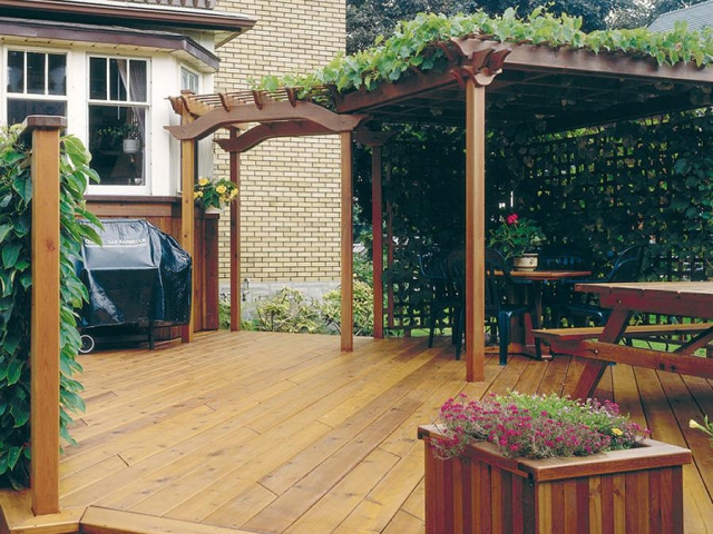 Merrett Home Hardware Building Centre can provide the plans and materials to build the deck of your dreams. (Photo: Home Hardware)