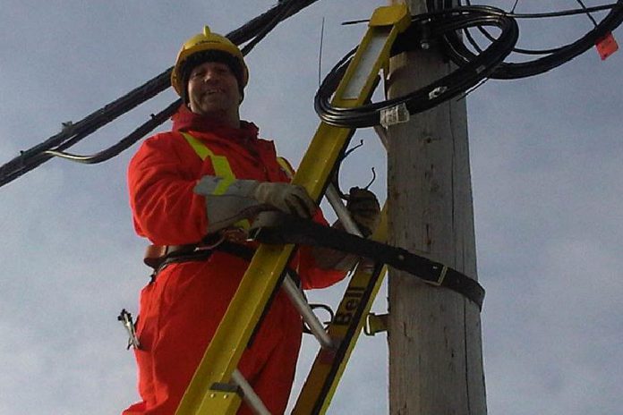 47-year-old Éric Labelle of St-Colomban, Québec, in a 2011 Facebook photo. Labelle, who worked for Expertech on behalf of Bell Canada, was electrocuted and died on July 3 in Peterborough after equipment came into contact with power lines. (Photo: Éric Labelle / Facebook)