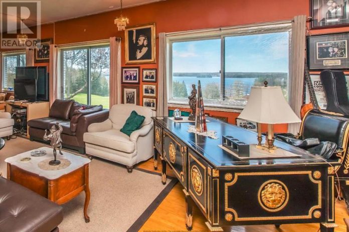 This presidential desk seems fitting for Ronnie Hawkins, who was recently bestowed the Order of Canada for his contributions to the Canadian music industry. (Photo: Realtor.ca)