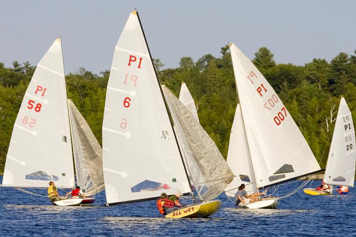 Sailors competing during the 2009 North American M Scow Championship on Pewaukee Lake in Wisconsin. The 2017 races will be held August 19 and 20 on Pigeon Lake in Bobcaygeon. (Photo: Joe Bowland)