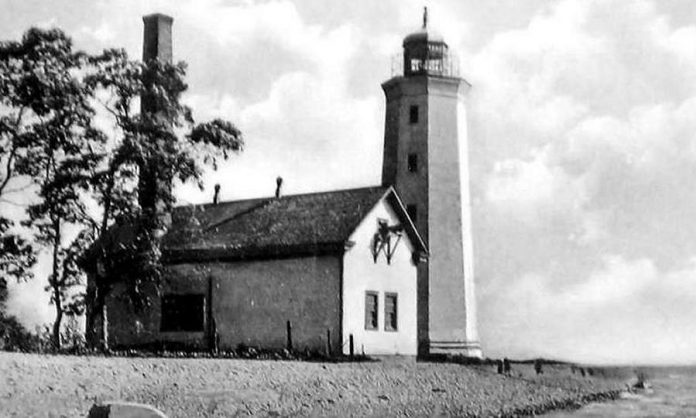 Keep Our Light Shining - Presqu'ile Point Lighthouse Preservation Society (Brighton)