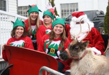 Santa Claus and his reindeer return to Village Dental Centre in Lakefield on Friday, November 24th from 11 a.m. to 2 p.m. Everyone is welcome to have a free photo taken with Santa while enjoying hot chocolate and cookies. (Photo: Village Dental Centre / Facebook)