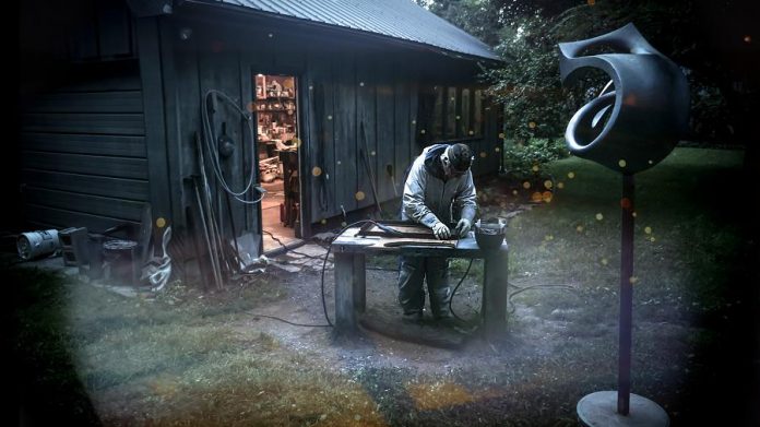 Sculptor Don Frost at work welding for one of his pieces. (Photo: Michael Morritt)