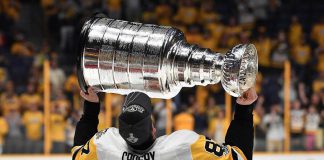 Pittsburgh Penguins captain Sidney Crosby kisses the Stanley Cup after defeating the Nashville Predators in 2017. The Cup will be on display at Lindsay Armoury on January 21, 2018, as part of Hockey Days. (Photo: Christopher Hanewinckel / USA Today Sports)