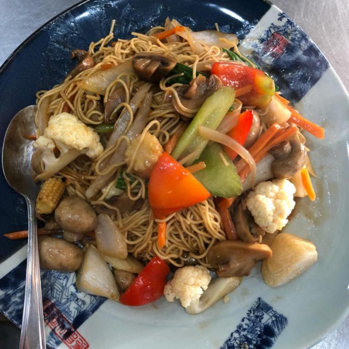 Lo Mein is a popular menu item at Dragon Yan, a new restaurant opened by Ron Kam and Yun (Cherry) Lian of Wee Wok Express. (Photo: Dragon Yan)