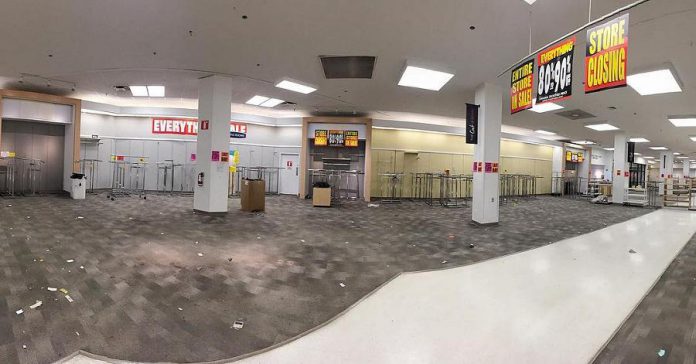Sears in Peterborough at the end of the day on Sunday, January 14, 2018. (Photo: Barry Killen @theburleighridge_beareh / Instagram)