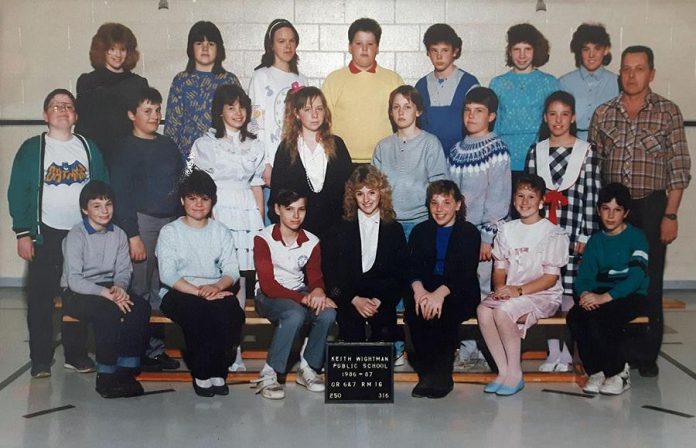 Stuart McMaster (right) in 1986 when he was a teacher at Keith Wightman Public School in Peterborough. kawarthaNOW's own Sam Tweedle (left, in the Batman t-shirt) was one of his students. (Photo: Correna Drummond-Hale / Facebook)
