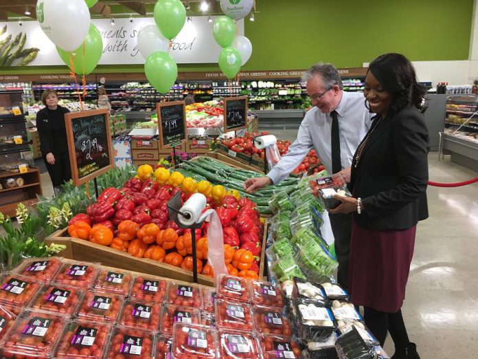 MPP Mitzie Hunter, Minister of Advanced Education and Skills Development and Peterborough MPP Jeff Leal, Minister Responsible for Small Business, check out some of the produce at Morello's Independent Grocer. (Photo: Office of Jeff Leal)