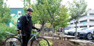 Swapping out a few wardrobe items so that you can comfortably walk, cycle, or take transit can be as easy as adding a pair of rubber boots and a backpack to your spring outfit. Take the time in April to make preparations so that you can be ready to participate in Shifting Gears during the month of May. (Photo courtesy of GreenUP)