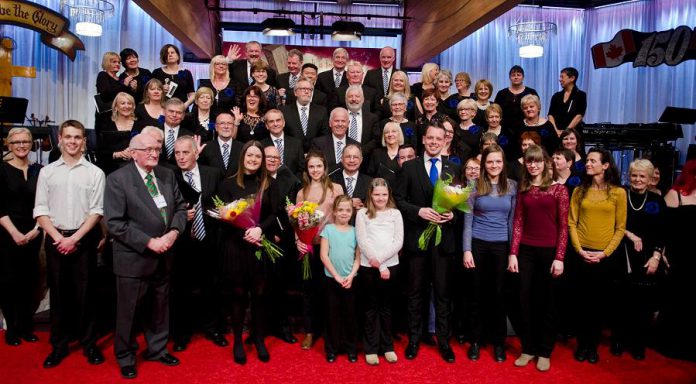  More than 250 people attended the Abbeyfield House Society of Lakefield Gala Concert Fundraiser on April 23, 2018. Pictured are the Cor y Gleision Choir from Wales and Peterborough family folk band Rhythm and Grace, with Abbeyfield president Dewi Jones. (Photo: Abbeyfield House Society of Lakefield)