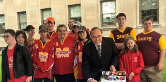 City of Peterborough Mayor Daryl Bennett with some student atheletes on Special Olympics Day in Peterborough (May 22, 2018). Hosted by the Peterborough Police Service, the 2018 Special Olympics Ontario School Championships takes place from May 29th to 31st in Peterborough. (Photo: Special Olympics Ontario)