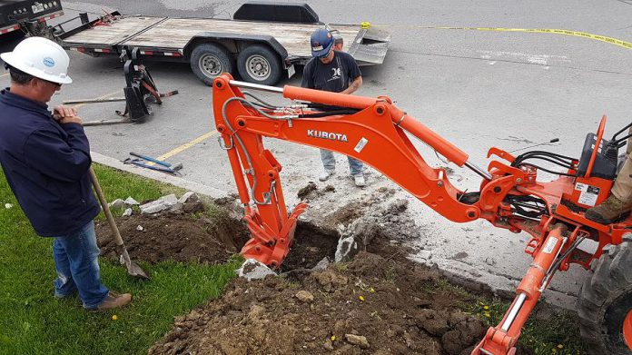 Movingmedia has expanded to Lakefield and Lindsay, and is installing a new digital billboard in Oshawa (pictured are initial preparations). The company also has plans to expand into Quinte and the Barrie-Orillia corridor. (Photo courtesy of Movingmedia)