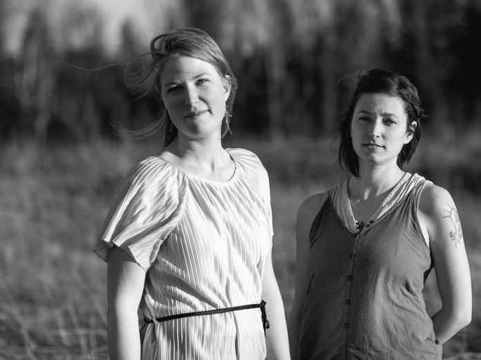 Alisha Embury and Ashton Swinnerton are the folk duo Softie. (Photo: Mary Payne)