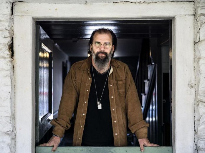 Showplace Performance Centre in downtown Peterborough launches its 2018-2019 fall/winter season with a concert by Steve Earle on Tuesday, September 4, 2018. Other concerts include Dewey Via, John McDermott, Elton Rohn, Raine Maida & Chantal Kreviazuk, Liona Boyd, Natalie MacMaster & Donnell Leahy, Roch Voisine, Jesse Cook, and tributes to Fleetwood Mac, ABBA, and Andrew Lloyd Webber as well as the ever-popular Classic Albums Live shows featuring Supertramp, Queen, and Elton John. (Photo: Chad Batka)